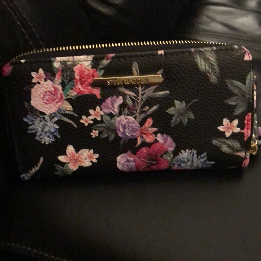NWOT Steve Madden wallet